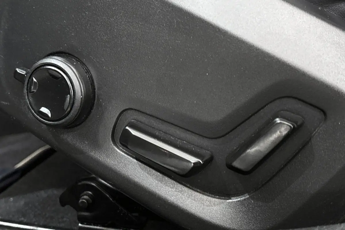 2.0 B3 R-Design Bowers&Wilkins Leder Memory Camera Carplay 19"