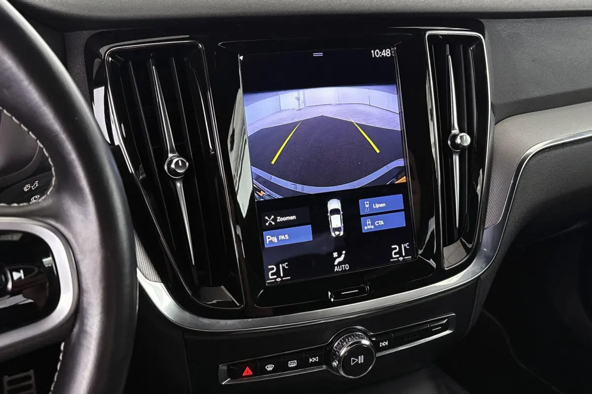 2.0 B3 R-Design Bowers&Wilkins Leder Memory Camera Carplay 19"