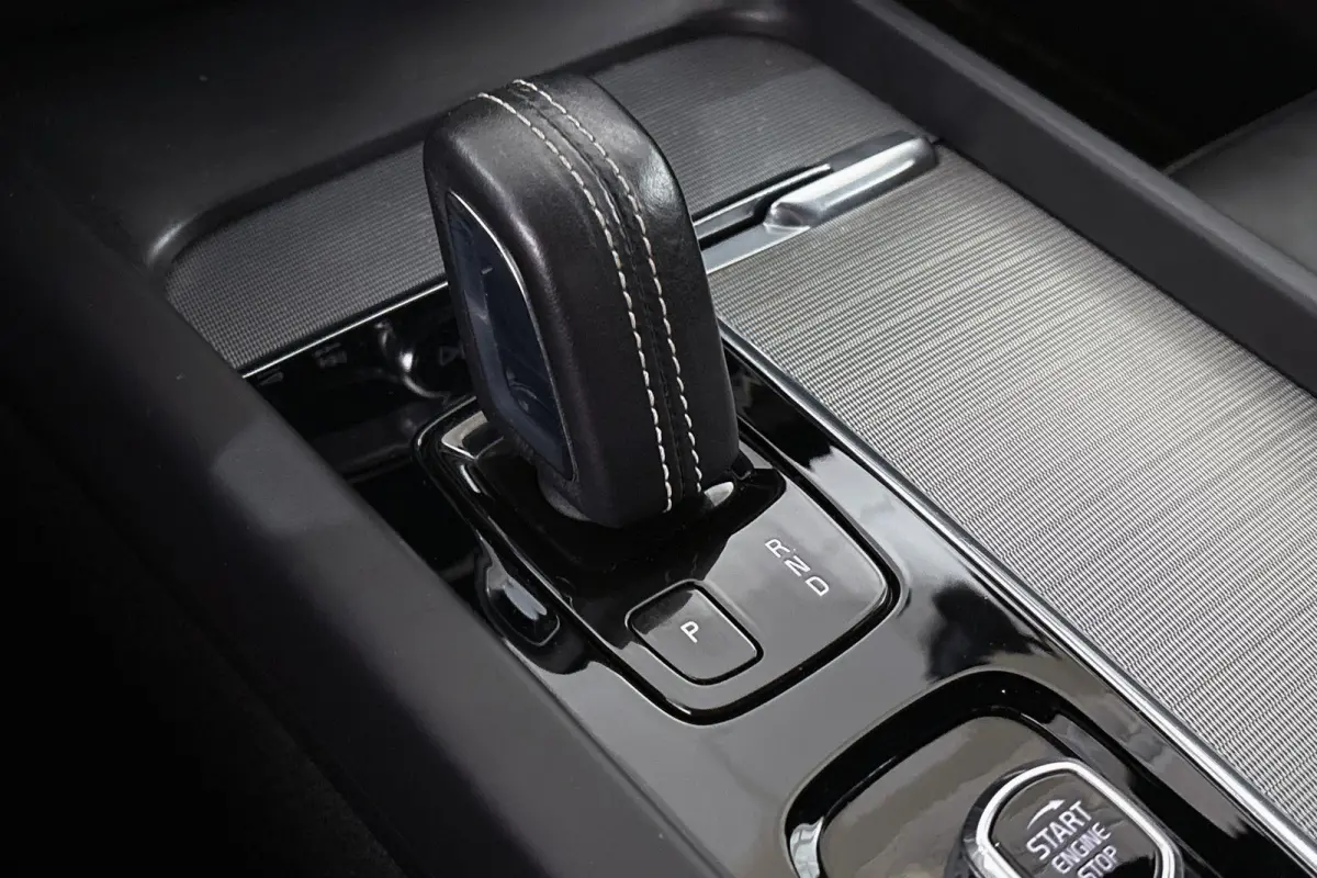 2.0 B3 R-Design Bowers&Wilkins Leder Memory Camera Carplay 19"