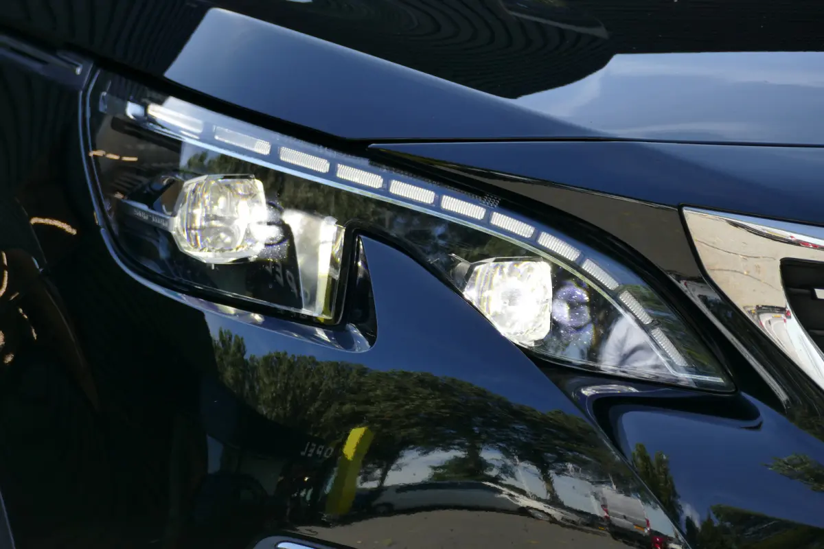 1.2 PURETECH 130PK 7-ZITS GT-LINE / CAMERA / PANO.DAK / ELEKTR. ACHTERKLEP / KEYLESS / FULL-LED / 19"LMV / NAVI / CLIMA / PDC / BLUETOOTH / CRUISECONTROL / SCHITTERENDE STAAT !!