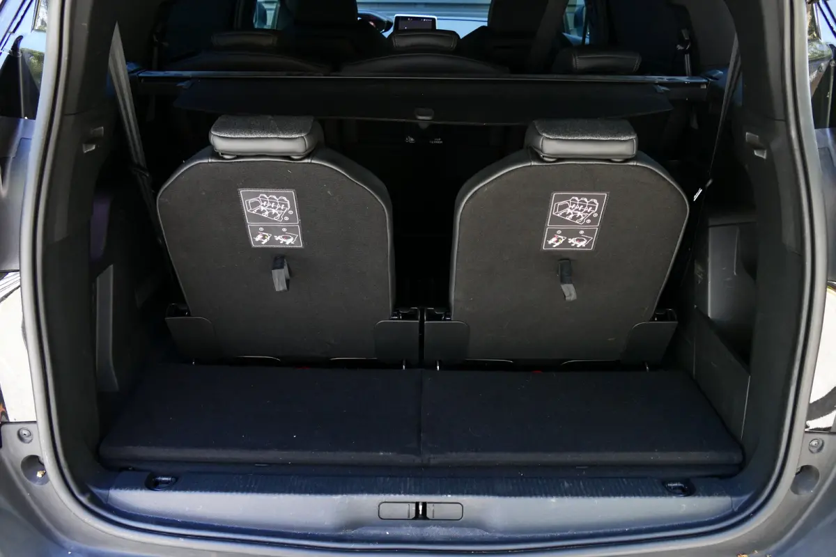 1.2 PURETECH 130PK 7-ZITS GT-LINE / CAMERA / PANO.DAK / ELEKTR. ACHTERKLEP / KEYLESS / FULL-LED / 19"LMV / NAVI / CLIMA / PDC / BLUETOOTH / CRUISECONTROL / SCHITTERENDE STAAT !!
