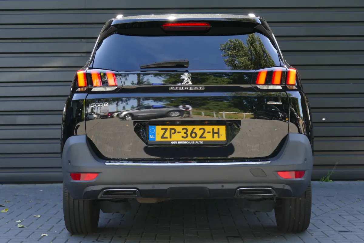 1.2 PURETECH 130PK 7-ZITS GT-LINE / CAMERA / PANO.DAK / ELEKTR. ACHTERKLEP / KEYLESS / FULL-LED / 19"LMV / NAVI / CLIMA / PDC / BLUETOOTH / CRUISECONTROL / SCHITTERENDE STAAT !!