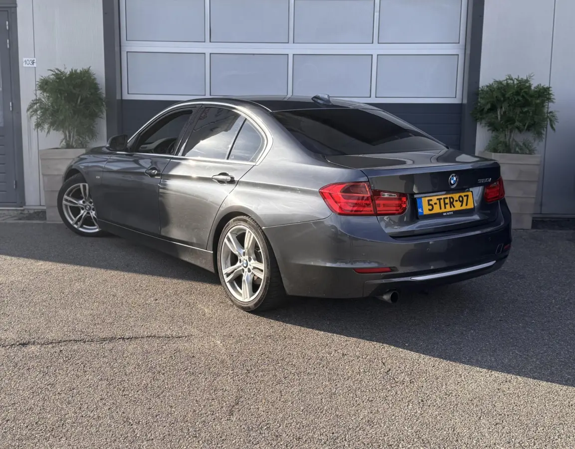 320i Executive Sport / Nap / Garantie / Airco / Navi / Cruise / Carplay /