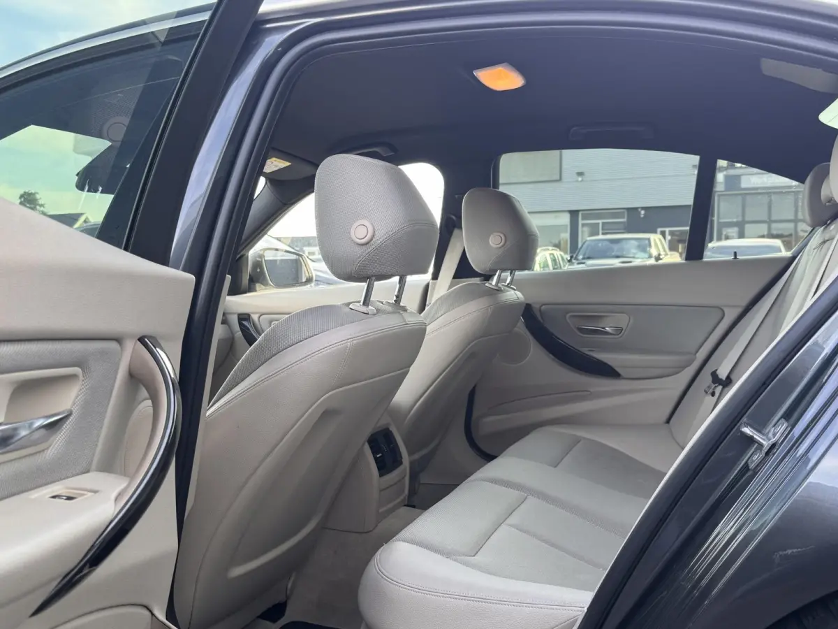 320i Executive Sport / Nap / Garantie / Airco / Navi / Cruise / Carplay /
