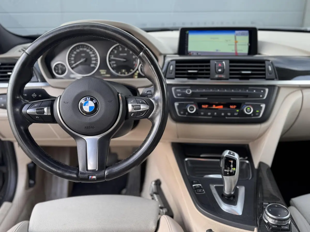 320i Executive Sport / Nap / Garantie / Airco / Navi / Cruise / Carplay /