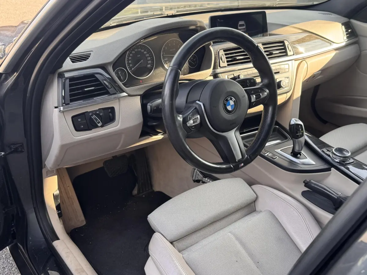 320i Executive Sport / Nap / Garantie / Airco / Navi / Cruise / Carplay /