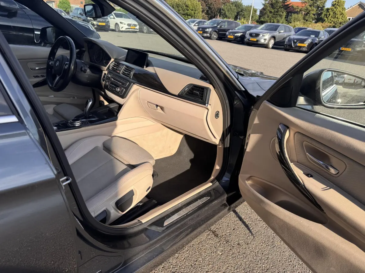 320i Executive Sport / Nap / Garantie / Airco / Navi / Cruise / Carplay /