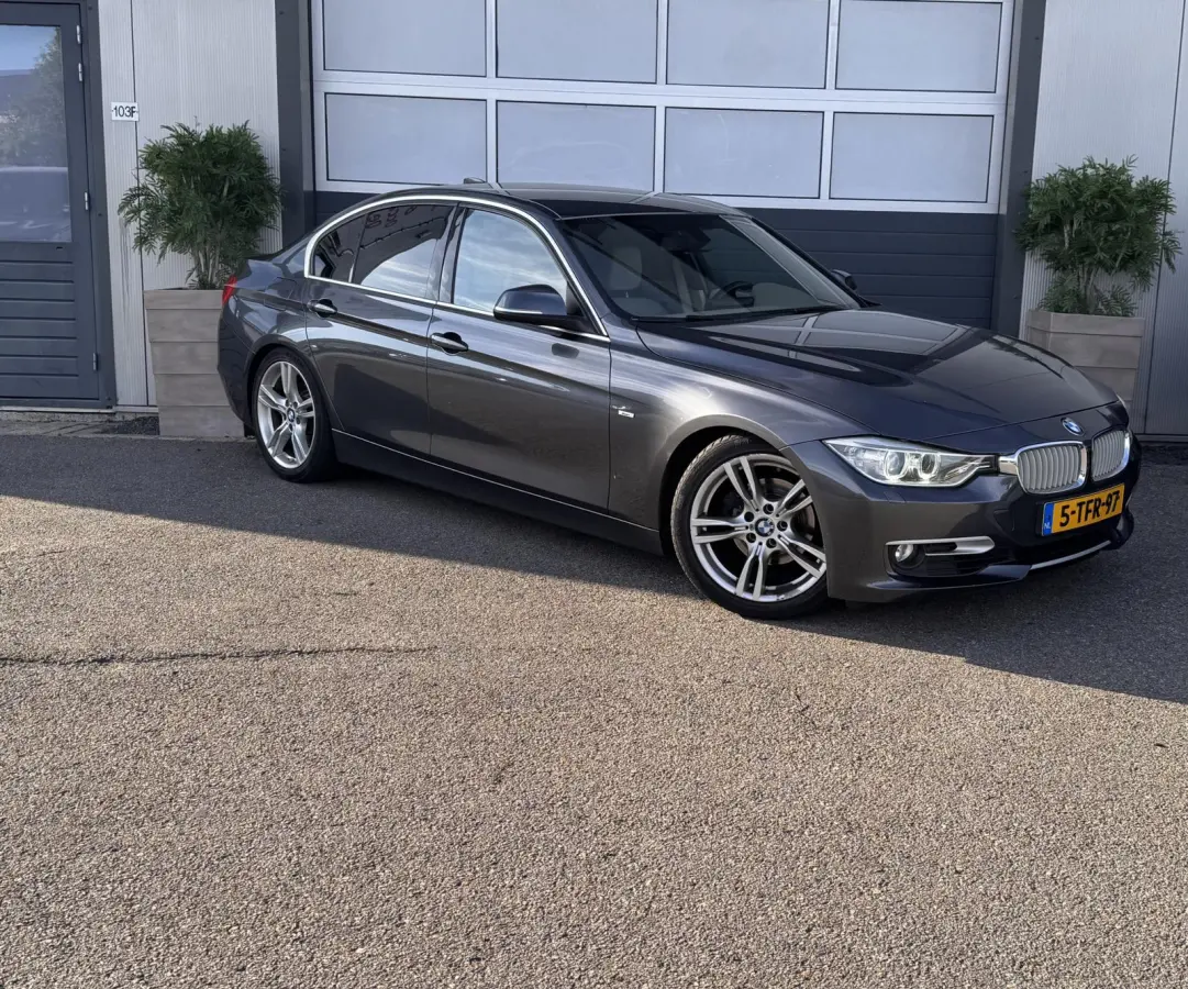 320i Executive Sport / Nap / Garantie / Airco / Navi / Cruise / Carplay /