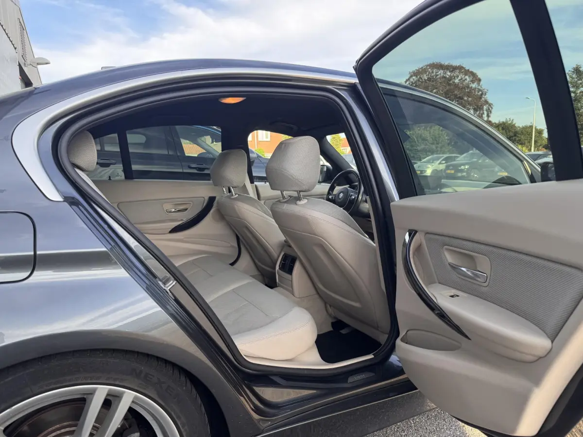 320i Executive Sport / Nap / Garantie / Airco / Navi / Cruise / Carplay /