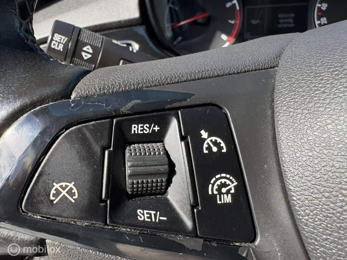 1.4 5D "AIRCO+CRUISE+NAVI+LMV"
