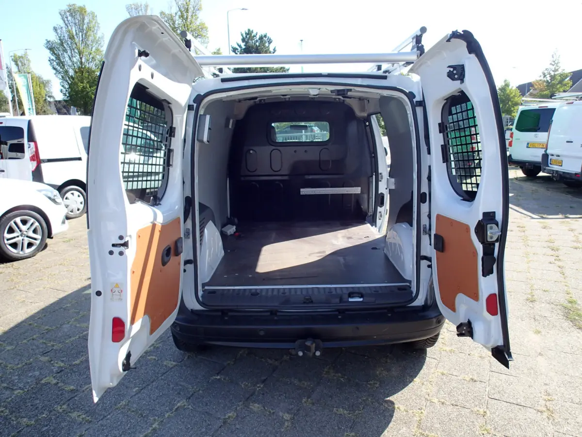 1.5 Blue dCi 95 Comfort Maxi VOORZIEN VAN AIRCO+NAV.+IMPERIAAL !!