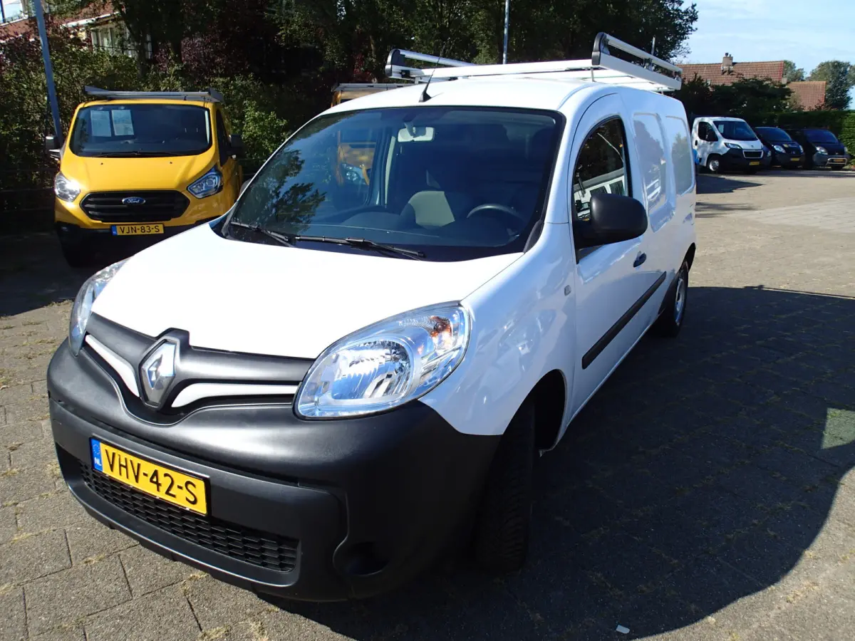 1.5 Blue dCi 95 Comfort Maxi VOORZIEN VAN AIRCO+NAV.+IMPERIAAL !!