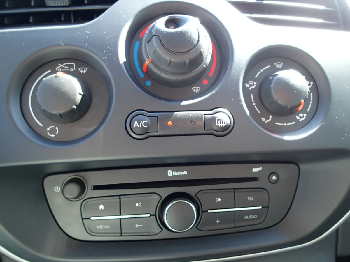 1.5 Blue dCi 95 Comfort Maxi VOORZIEN VAN AIRCO+NAV.+IMPERIAAL !!