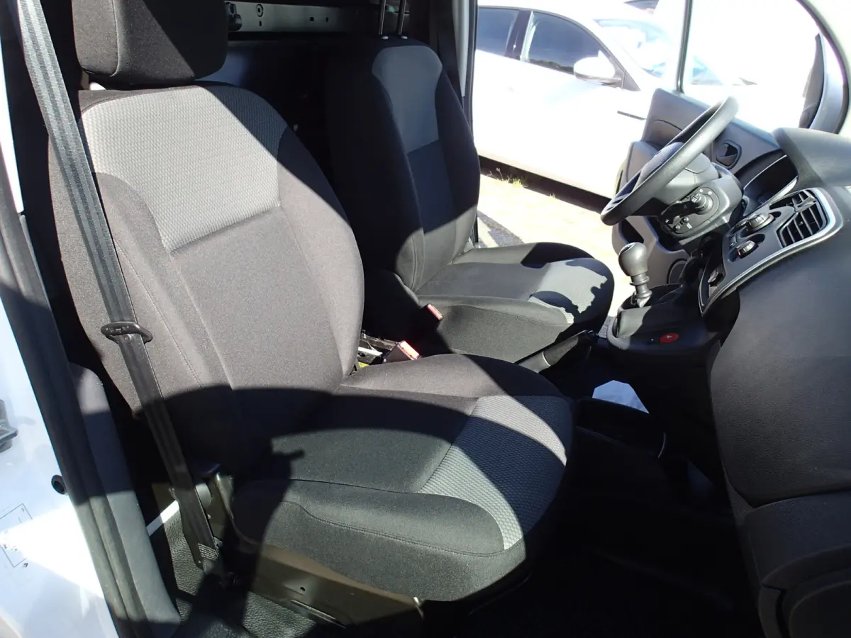 1.5 Blue dCi 95 Comfort Maxi VOORZIEN VAN AIRCO+NAV.+IMPERIAAL !!
