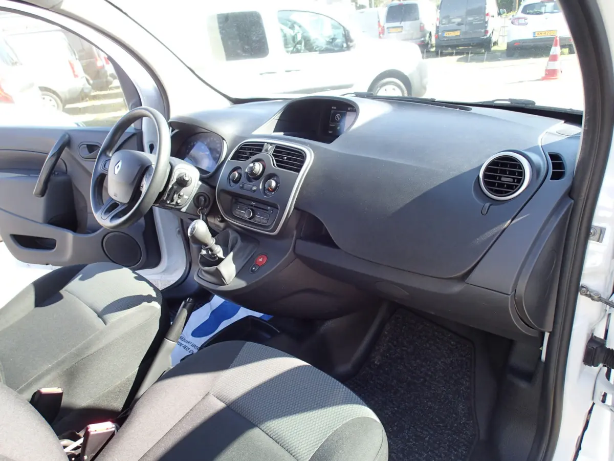 1.5 Blue dCi 95 Comfort Maxi VOORZIEN VAN AIRCO+NAV.+IMPERIAAL !!