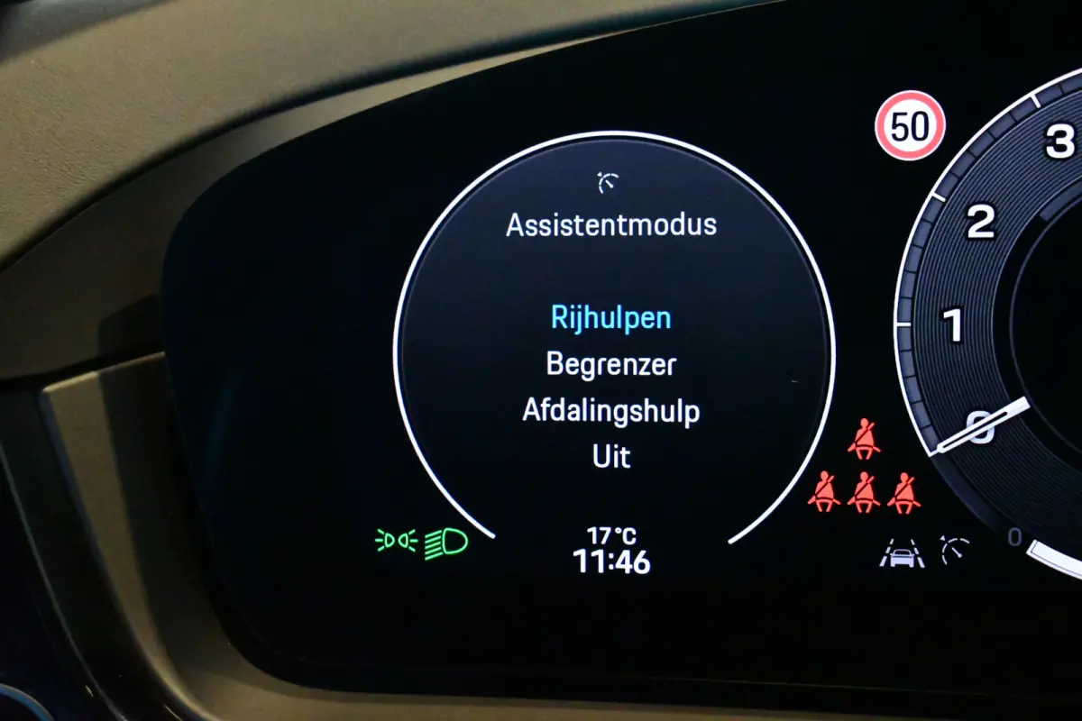 3.0 S E-Hybrid Pano Trekh ACC HUD 360 Chrono 22inch