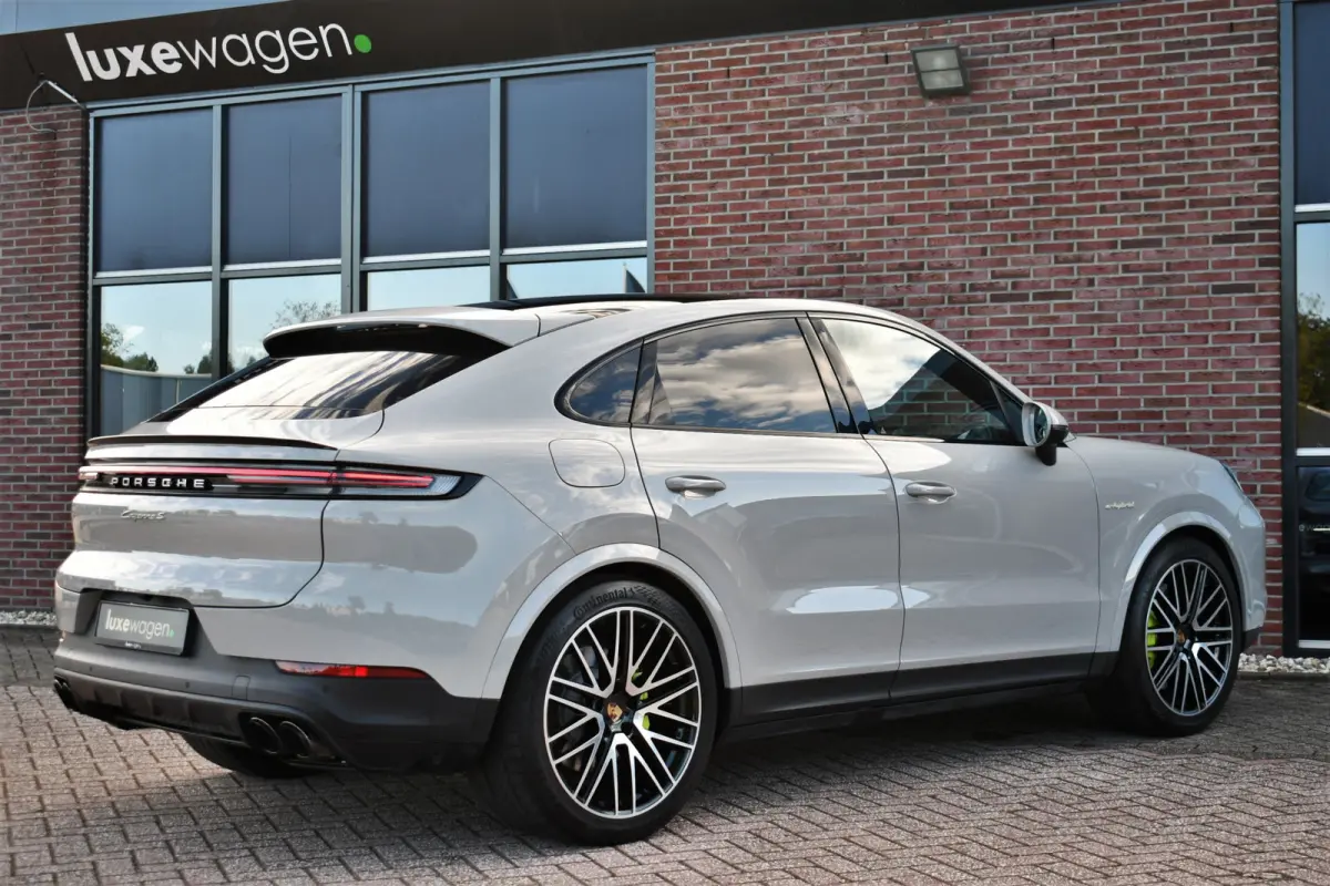 3.0 S E-Hybrid Pano Trekh ACC HUD 360 Chrono 22inch