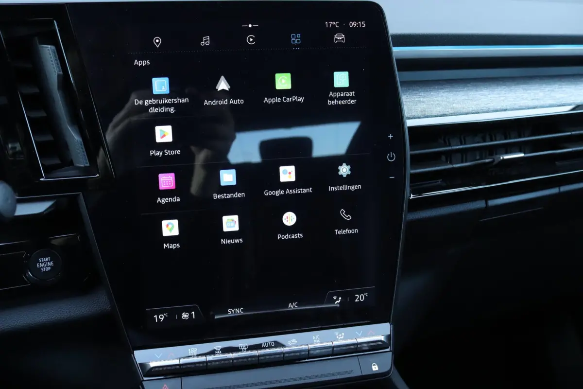 1.2 E-Tech full hybrid / Carplay / Camera