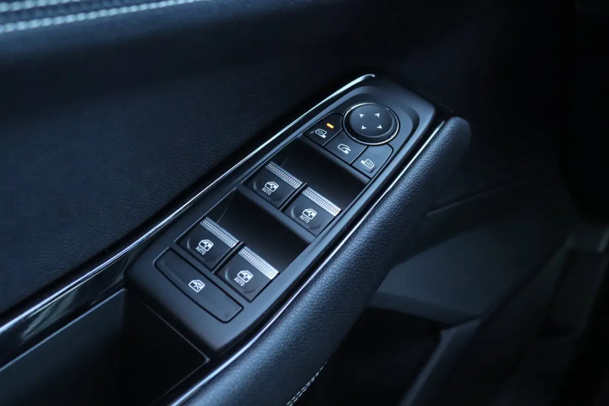 1.2 E-Tech full hybrid / Carplay / Camera