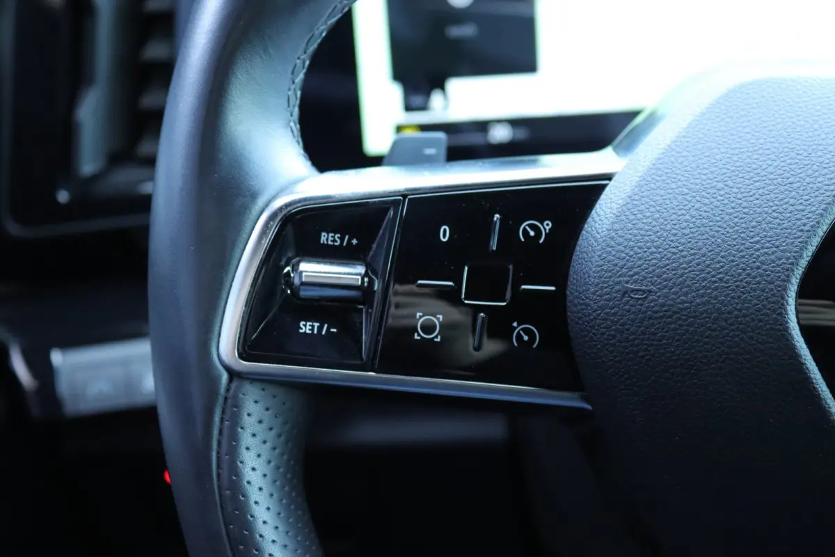1.2 E-Tech full hybrid / Carplay / Camera