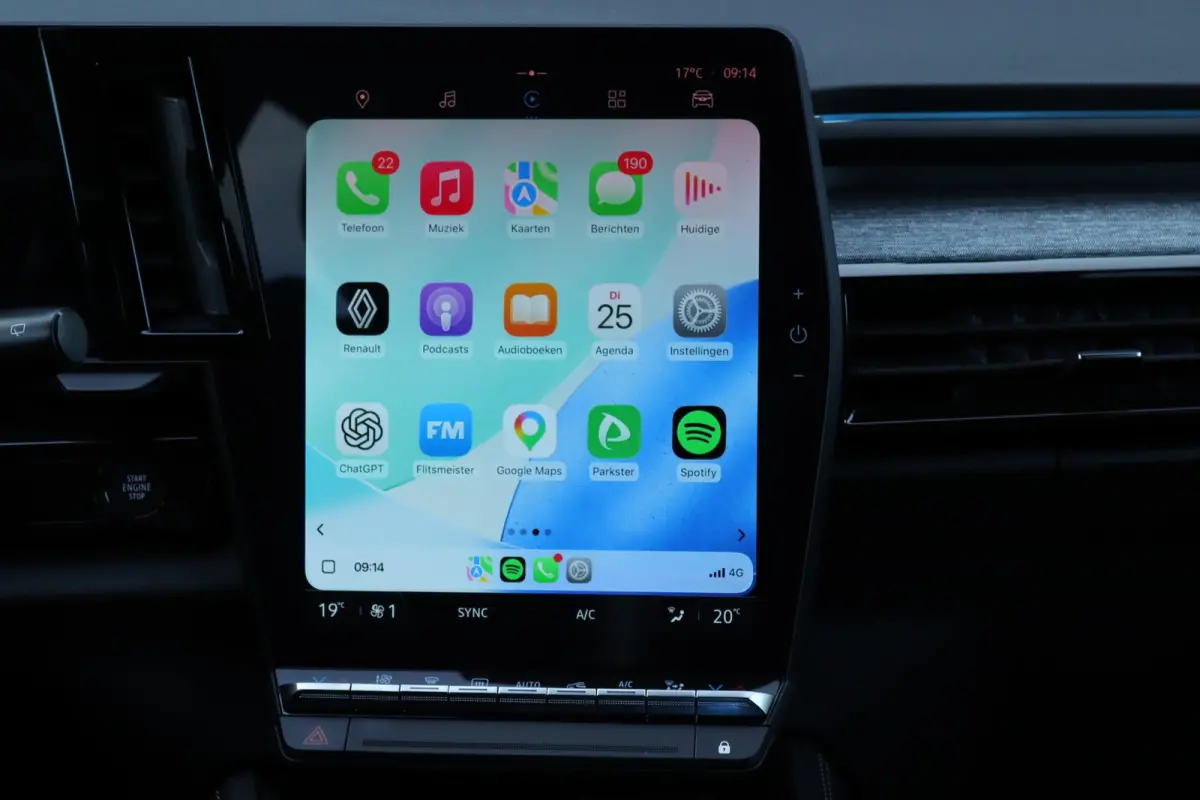 1.2 E-Tech full hybrid / Carplay / Camera