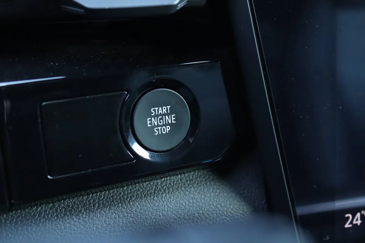 1.2 E-Tech full hybrid / Carplay / Camera