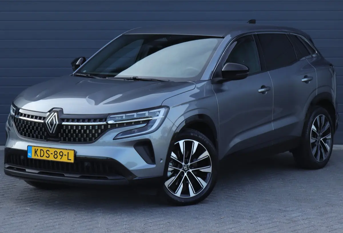 1.2 E-Tech full hybrid / Carplay / Camera