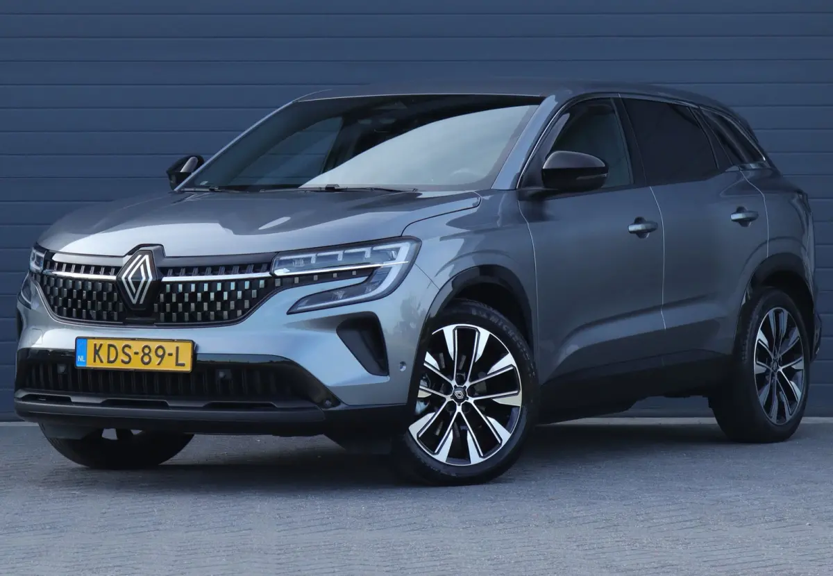 1.2 E-Tech full hybrid / Carplay / Camera