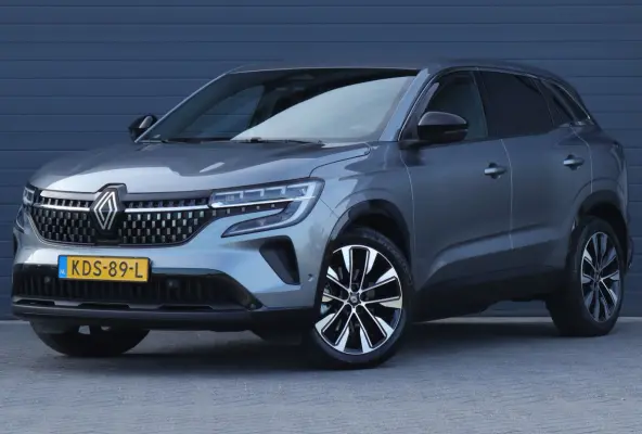 1.2 E-Tech full hybrid / Carplay / Camera