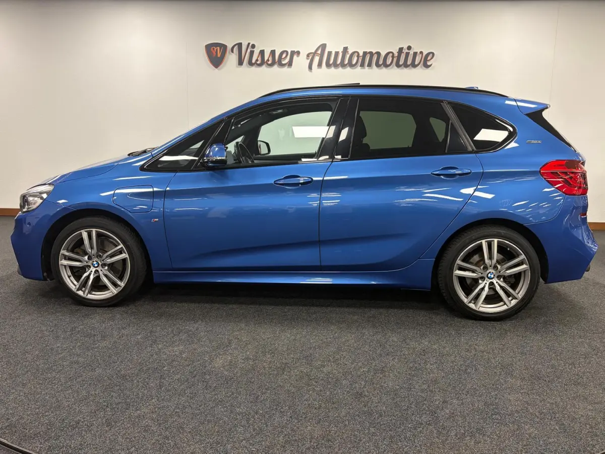 225XE Active Tourer*Plug-In Hybride*M-Sport*Head-Up*Pano*Leer*Winterpakket*Camera*