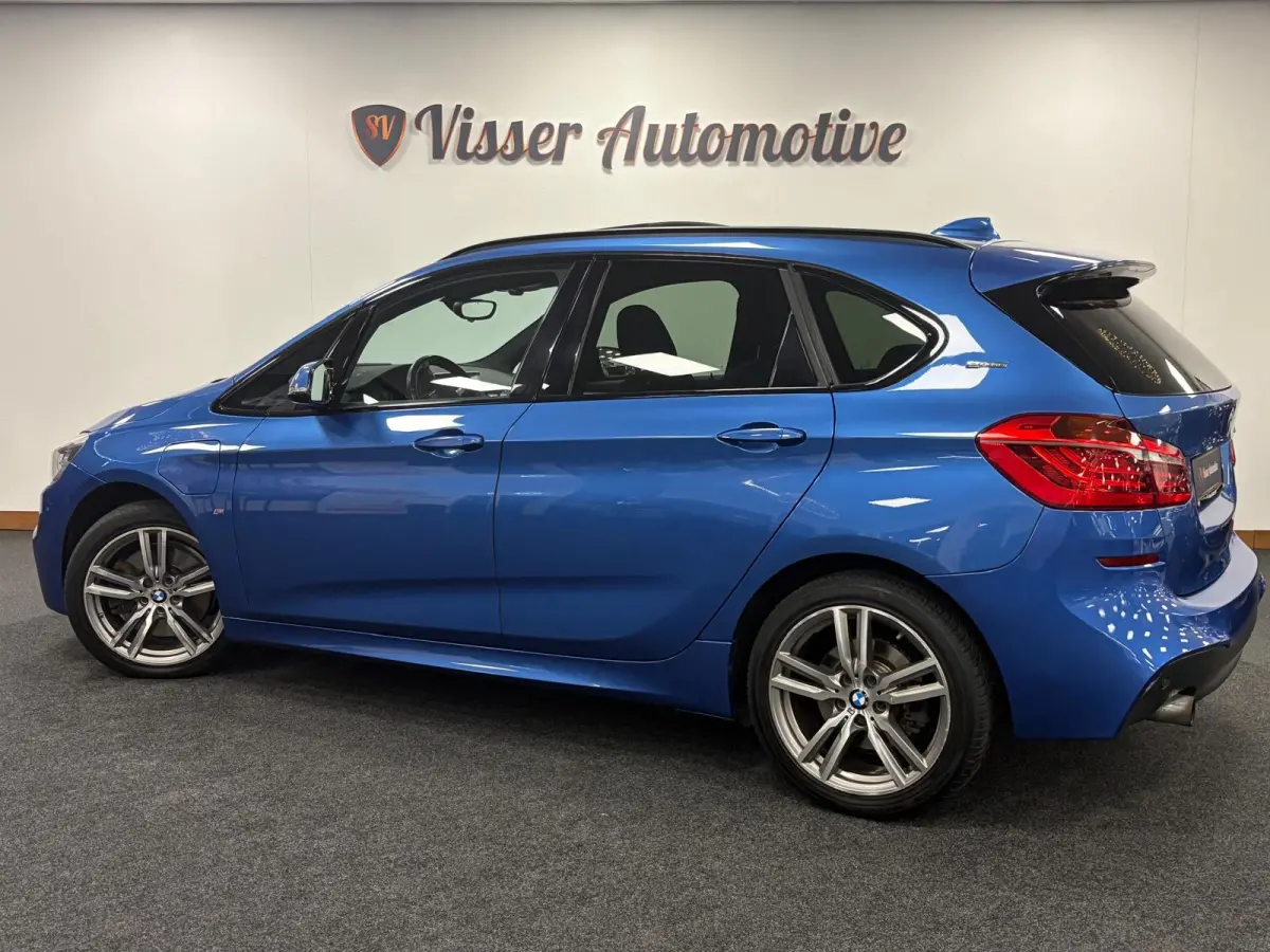 225XE Active Tourer*Plug-In Hybride*M-Sport*Head-Up*Pano*Leer*Winterpakket*Camera*