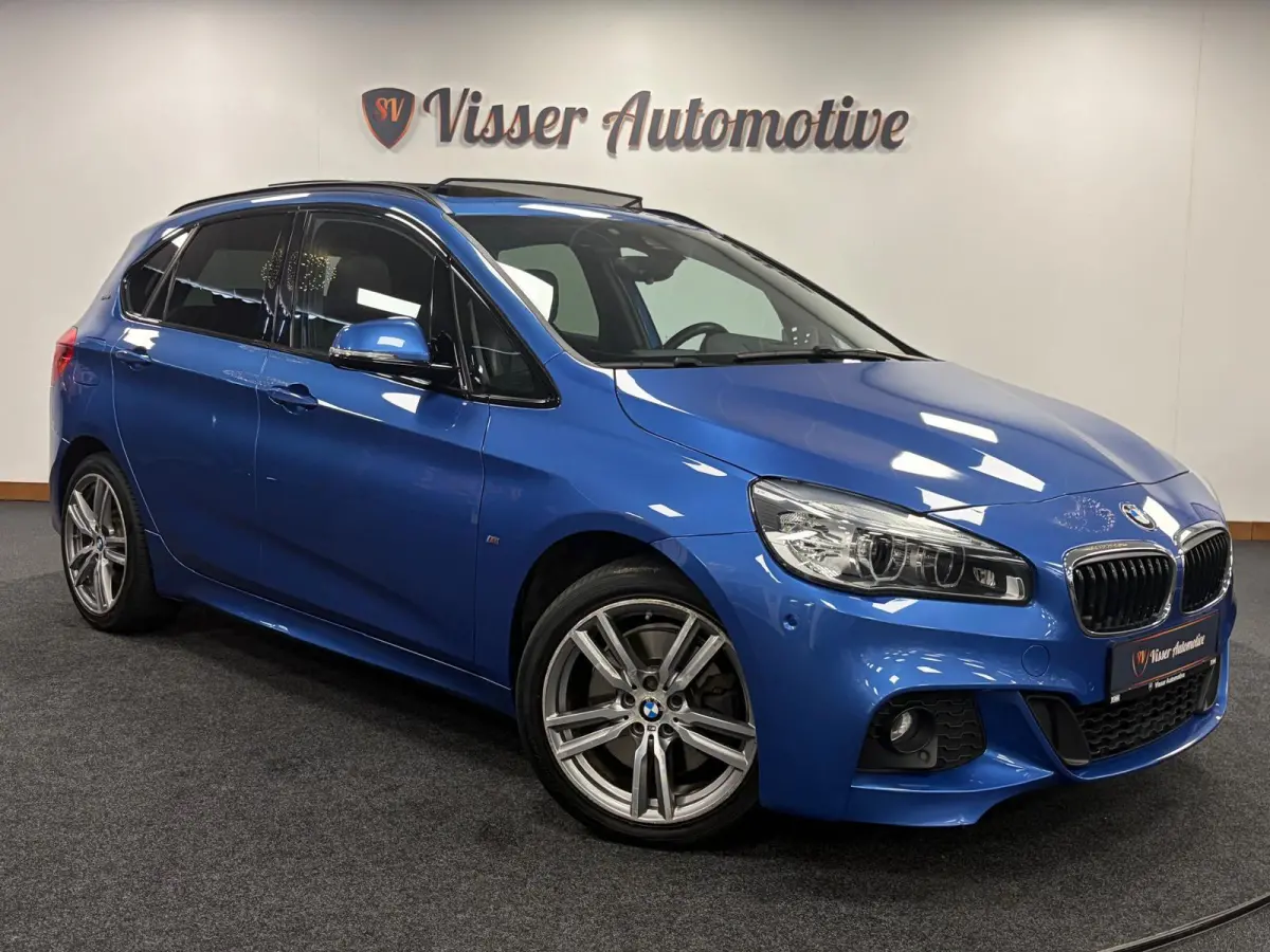 225XE Active Tourer*Plug-In Hybride*M-Sport*Head-Up*Pano*Leer*Winterpakket*Camera*