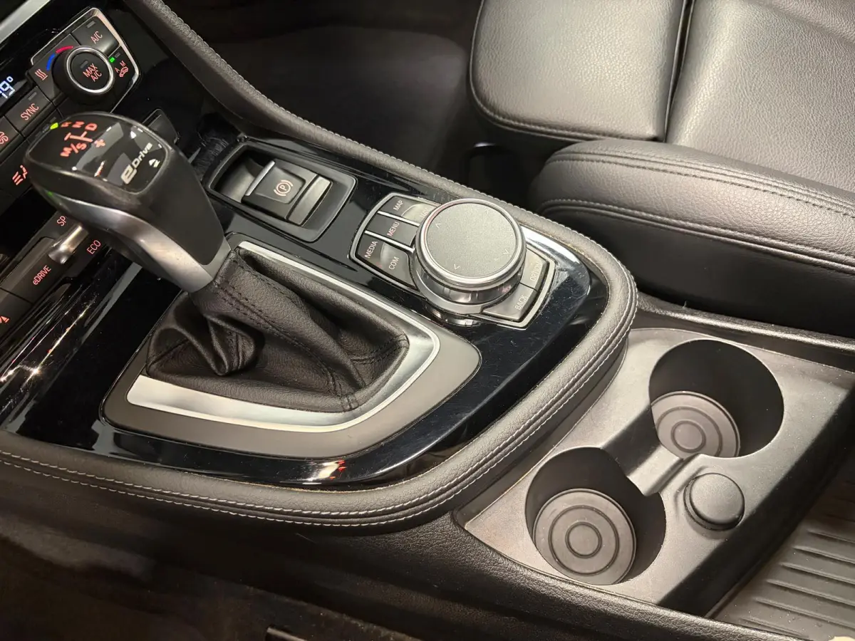 225XE Active Tourer*Plug-In Hybride*M-Sport*Head-Up*Pano*Leer*Winterpakket*Camera*