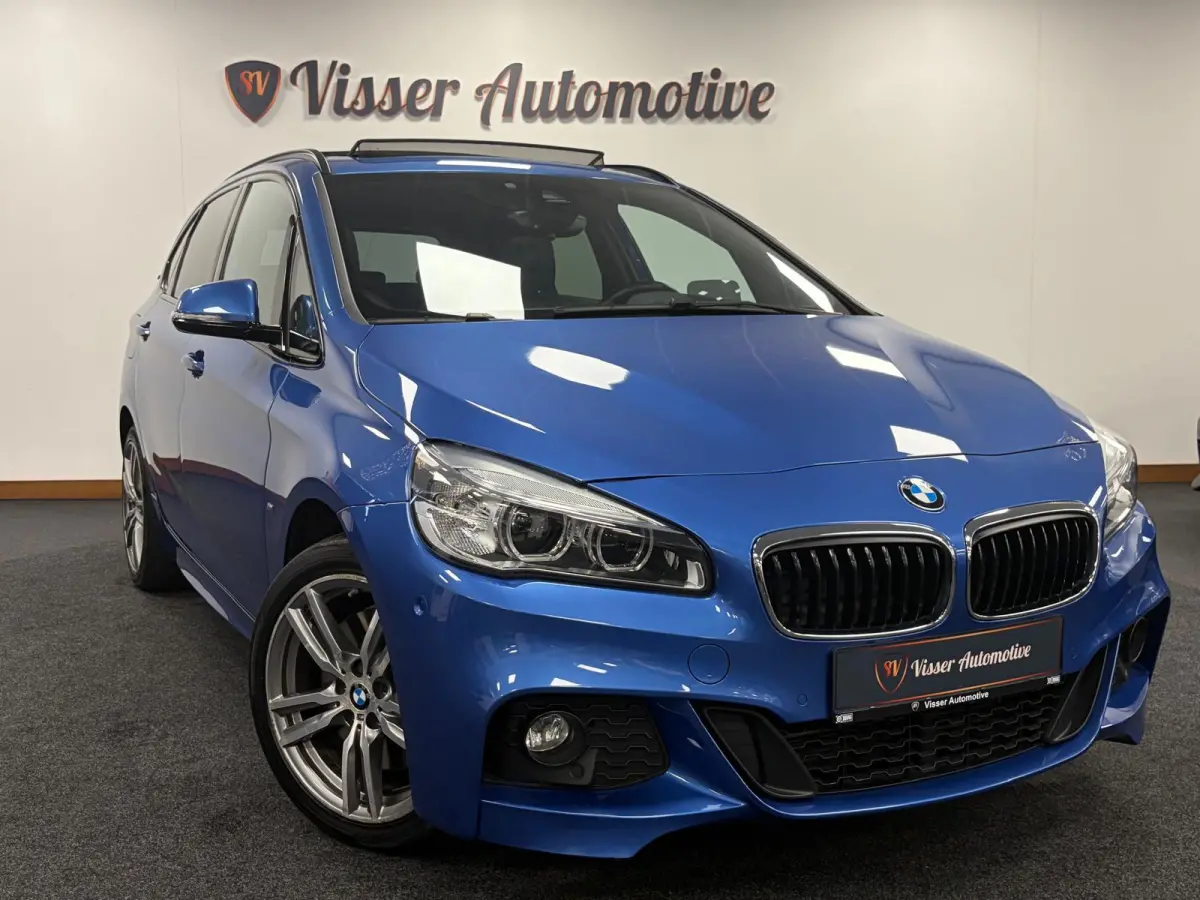 225XE Active Tourer*Plug-In Hybride*M-Sport*Head-Up*Pano*Leer*Winterpakket*Camera*