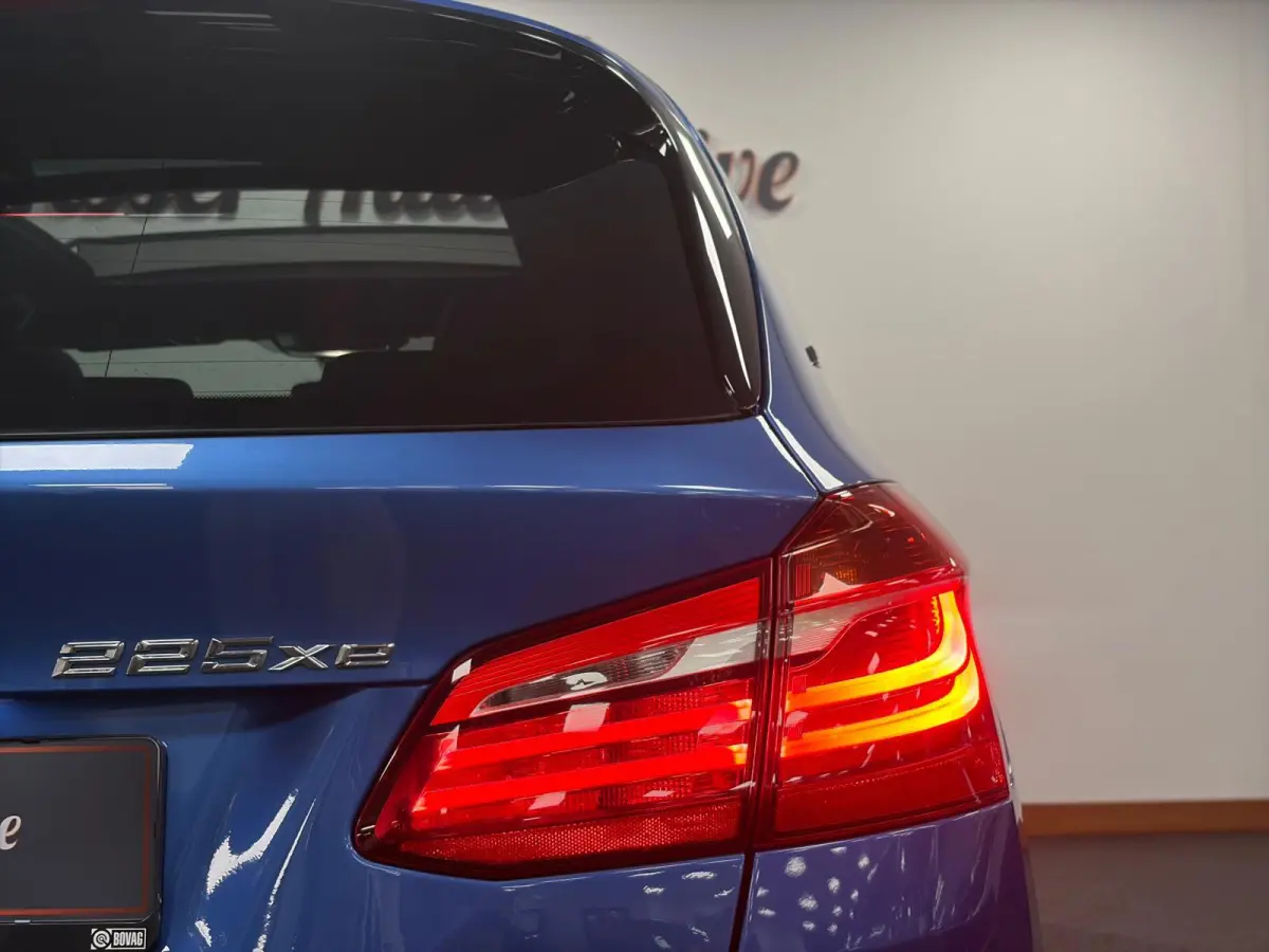 225XE Active Tourer*Plug-In Hybride*M-Sport*Head-Up*Pano*Leer*Winterpakket*Camera*