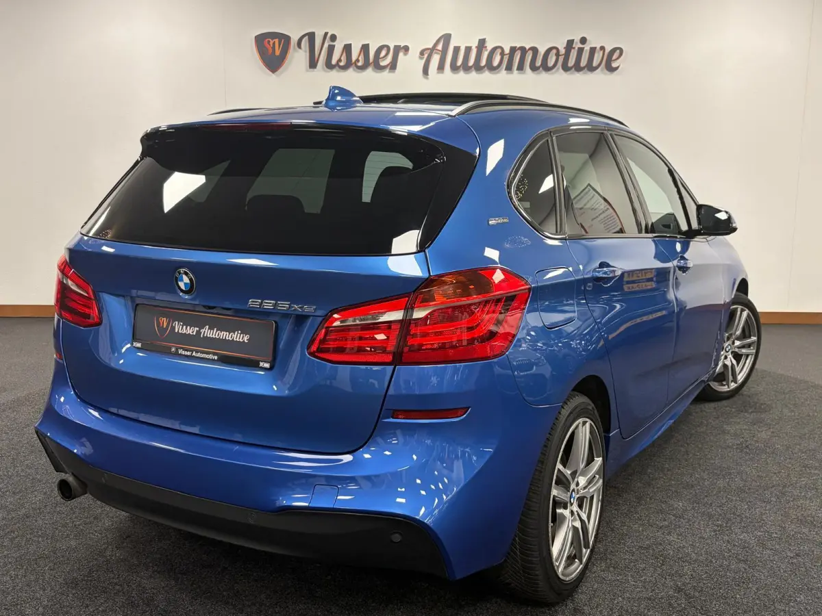 225XE Active Tourer*Plug-In Hybride*M-Sport*Head-Up*Pano*Leer*Winterpakket*Camera*