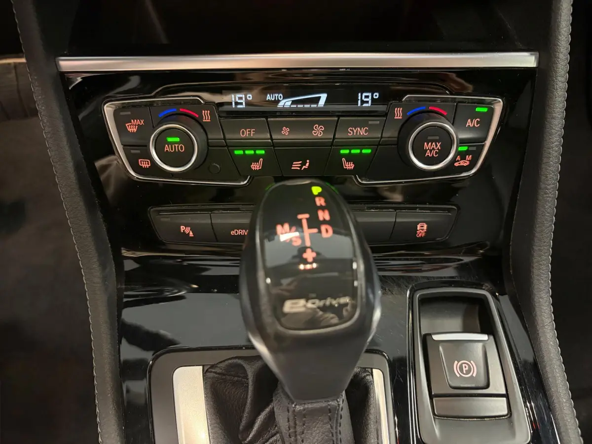 225XE Active Tourer*Plug-In Hybride*M-Sport*Head-Up*Pano*Leer*Winterpakket*Camera*
