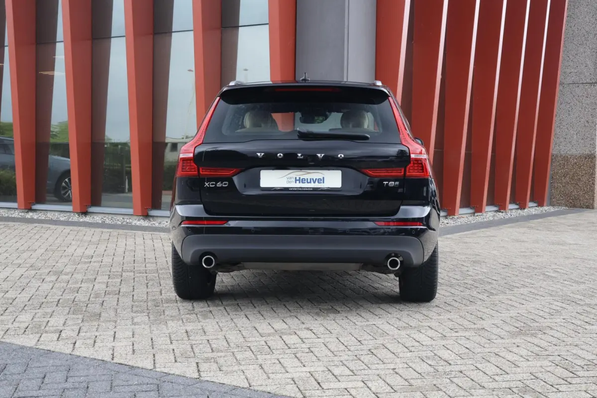 T8 Recharge AWD Momentum | Leder | Panoramadak | Parkeercamera | Keyless