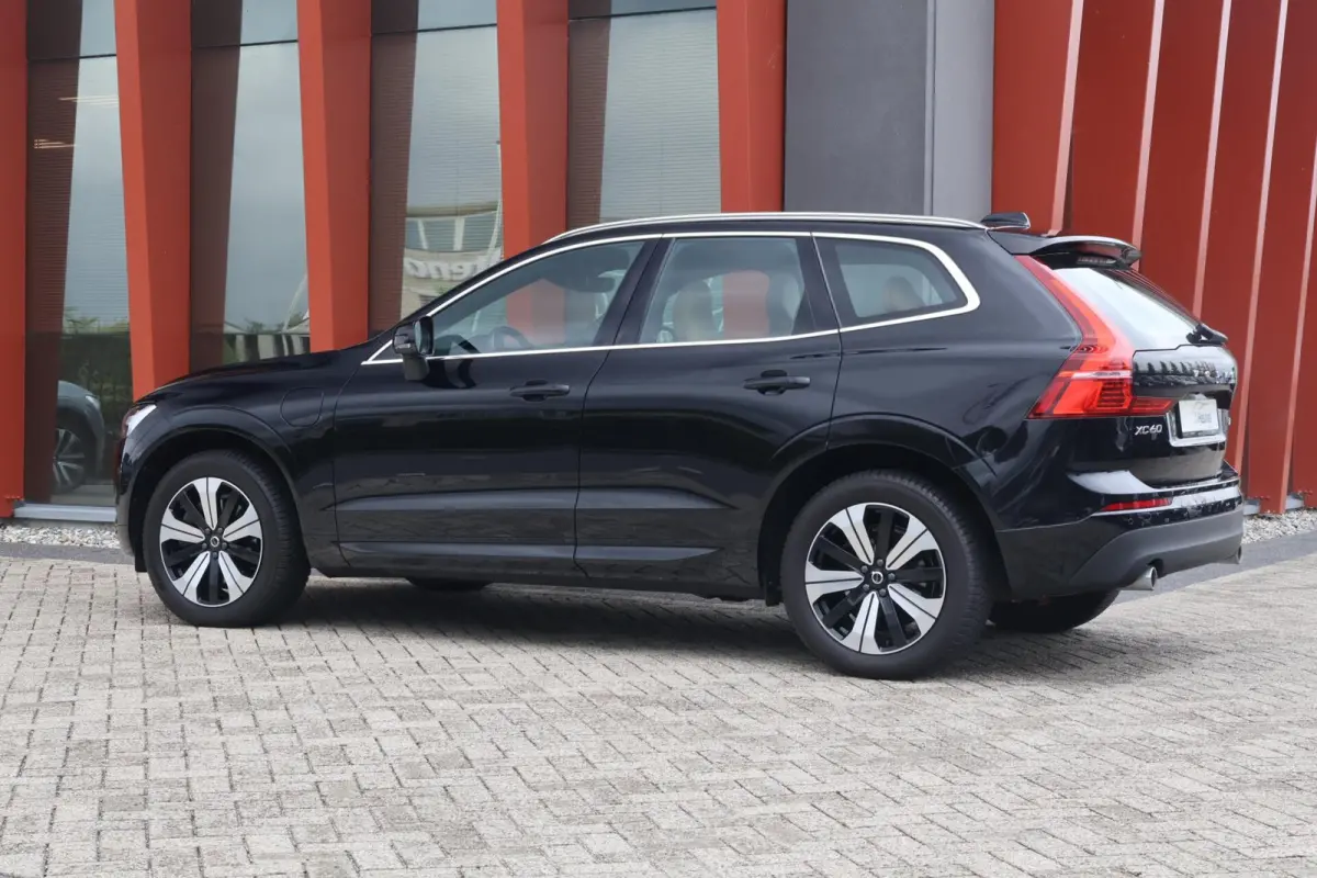 T8 Recharge AWD Momentum | Leder | Panoramadak | Parkeercamera | Keyless