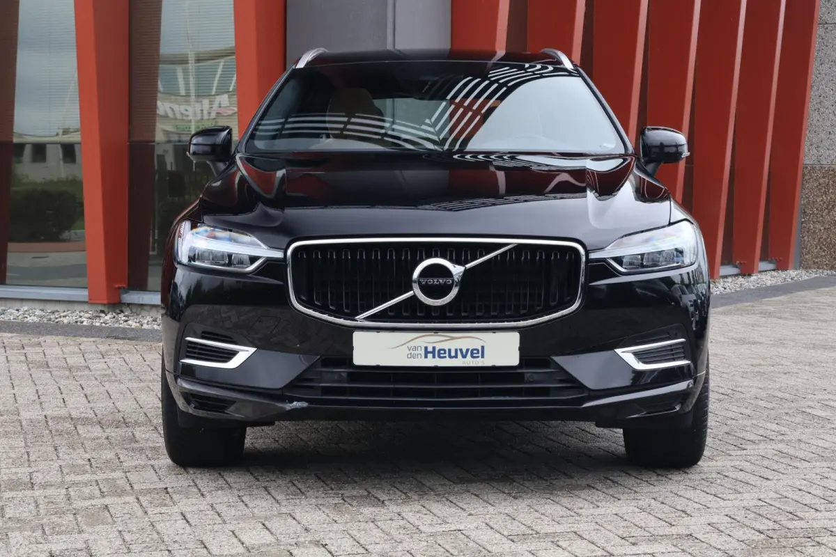 T8 Recharge AWD Momentum | Leder | Panoramadak | Parkeercamera | Keyless