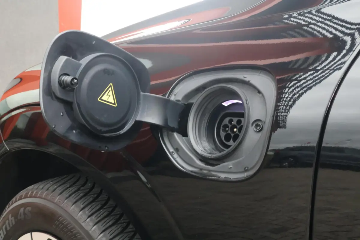 T8 Recharge AWD Momentum | Leder | Panoramadak | Parkeercamera | Keyless