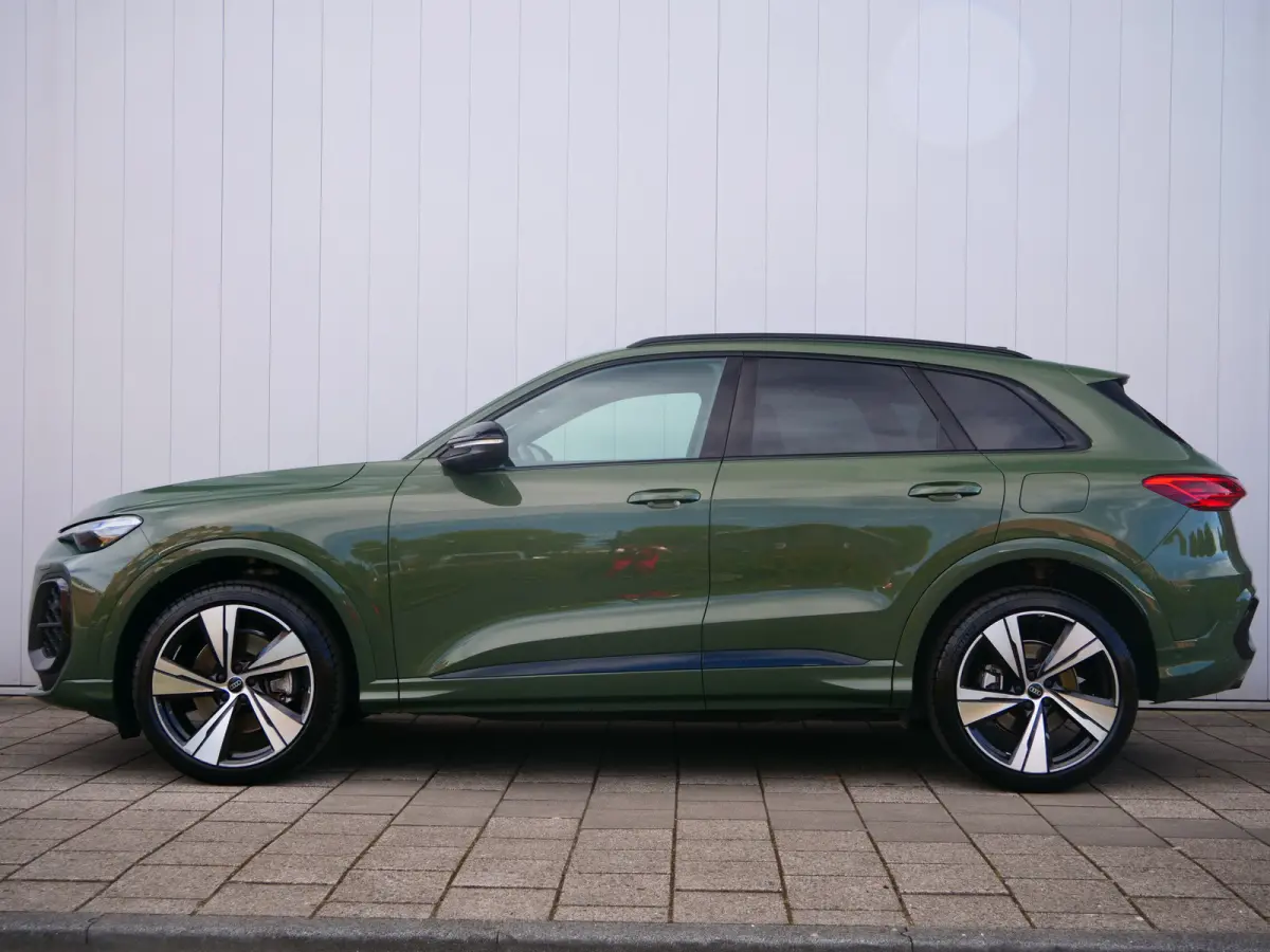 2.0 TFSI e-hybrid quattro S edition 299 Pk Automaat NIEUW MODEL Stoelverwarming / Pano-dak / Adaptive Cruise / Camera's