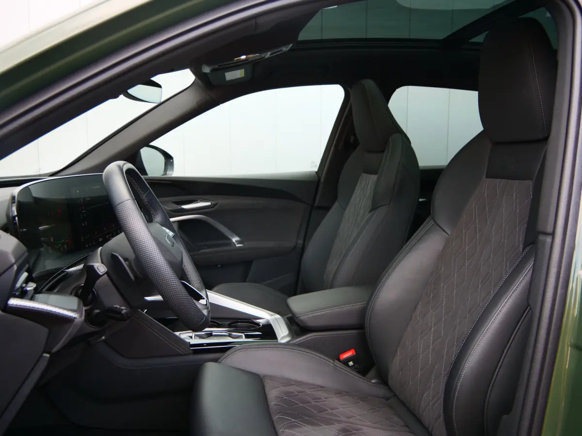 2.0 TFSI e-hybrid quattro S edition 299 Pk Automaat NIEUW MODEL Stoelverwarming / Pano-dak / Adaptive Cruise / Camera's