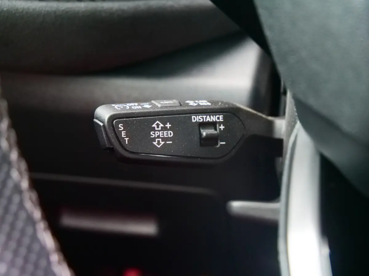 2.0 TFSI e-hybrid quattro S edition 299 Pk Automaat NIEUW MODEL Stoelverwarming / Pano-dak / Adaptive Cruise / Camera's