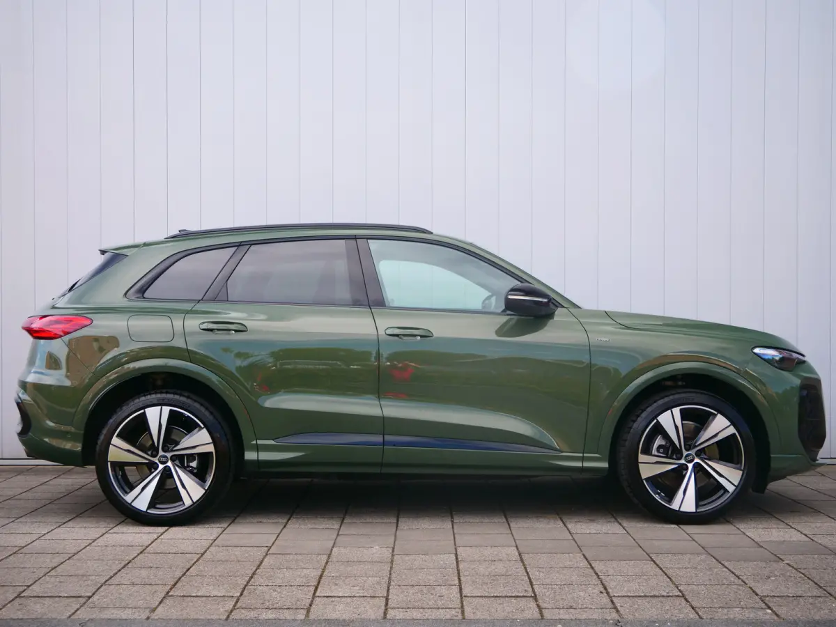 2.0 TFSI e-hybrid quattro S edition 299 Pk Automaat NIEUW MODEL Stoelverwarming / Pano-dak / Adaptive Cruise / Camera's