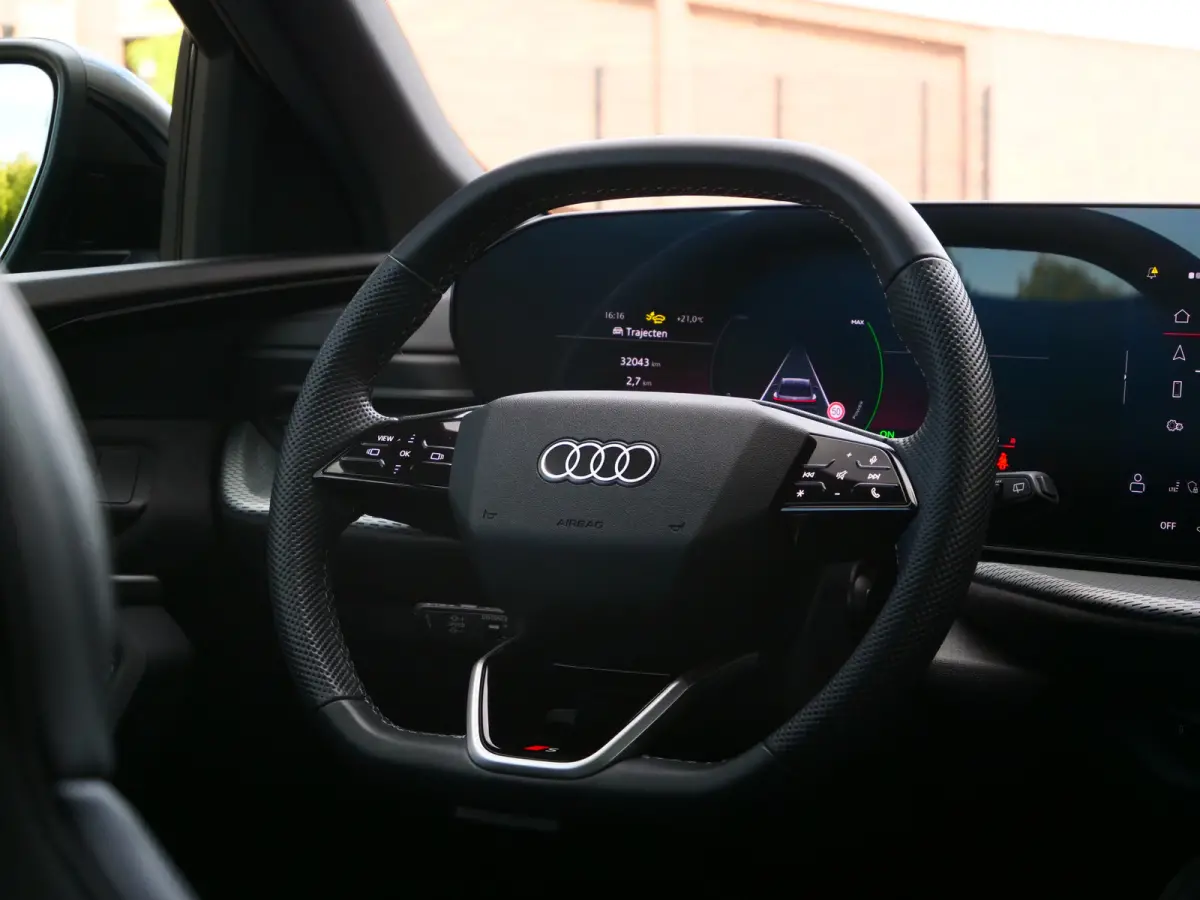 2.0 TFSI e-hybrid quattro S edition 299 Pk Automaat NIEUW MODEL Stoelverwarming / Pano-dak / Adaptive Cruise / Camera's