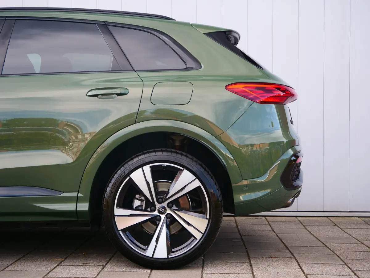 2.0 TFSI e-hybrid quattro S edition 299 Pk Automaat NIEUW MODEL Stoelverwarming / Pano-dak / Adaptive Cruise / Camera's