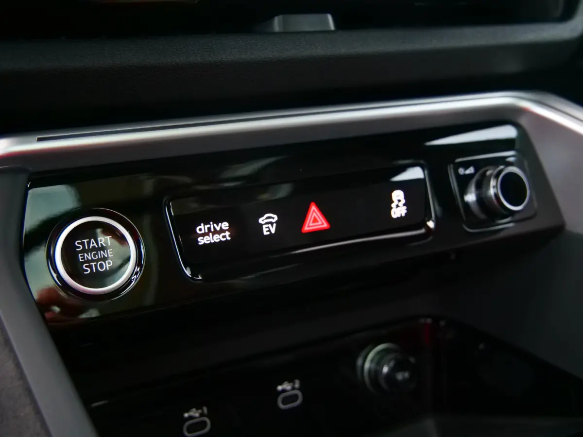 2.0 TFSI e-hybrid quattro S edition 299 Pk Automaat NIEUW MODEL Stoelverwarming / Pano-dak / Adaptive Cruise / Camera's