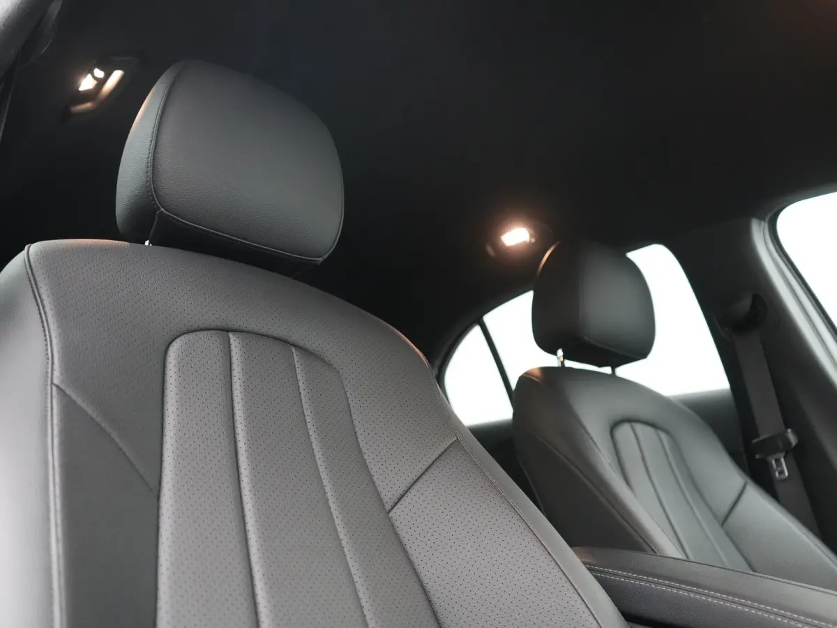 250 e Progressive PHEV 218pk Dealer O.H. | Camera | Lederen Sportstoelen Ventilatie & Verwarmd | Burmester Audio | Blis | Sfeerverlichting | Apple Carplay | LED Koplampen | Cruise Control | 