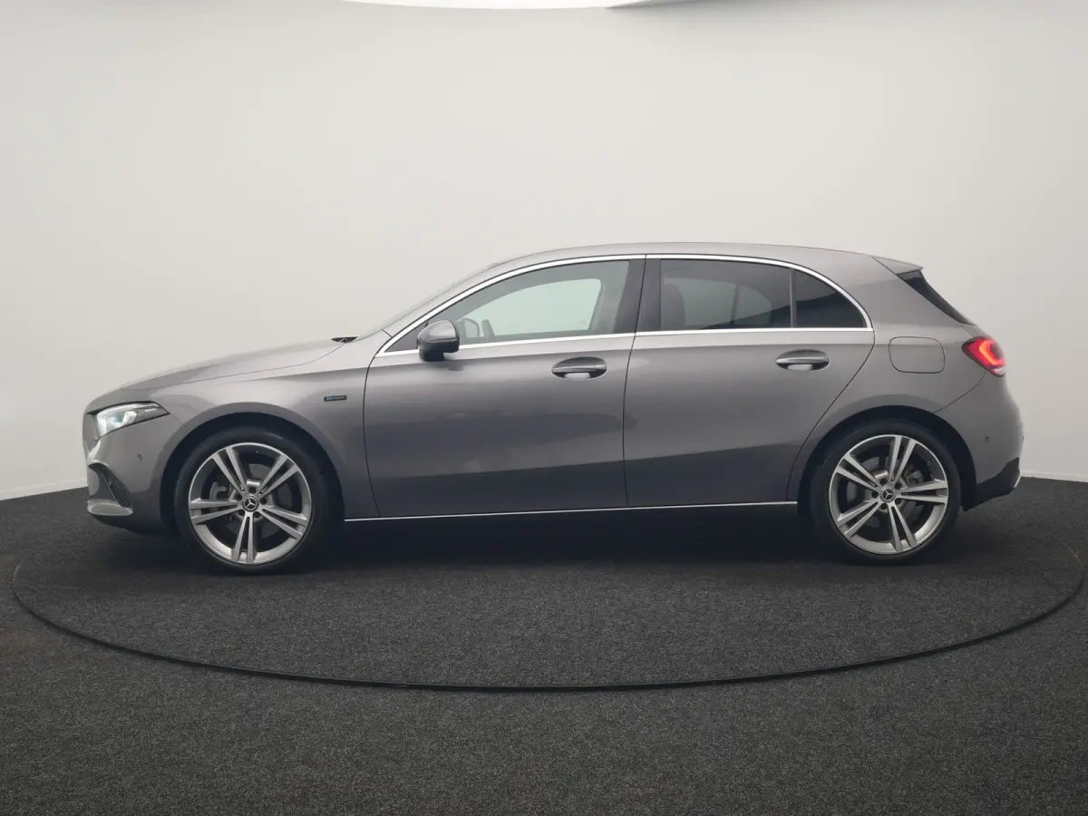 250 e Progressive PHEV 218pk Dealer O.H. | Camera | Lederen Sportstoelen Ventilatie & Verwarmd | Burmester Audio | Blis | Sfeerverlichting | Apple Carplay | LED Koplampen | Cruise Control | 